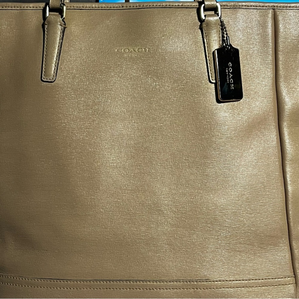Coach Saffiano Leather East West City Tote L1220-23821 - Picture 10 of 10